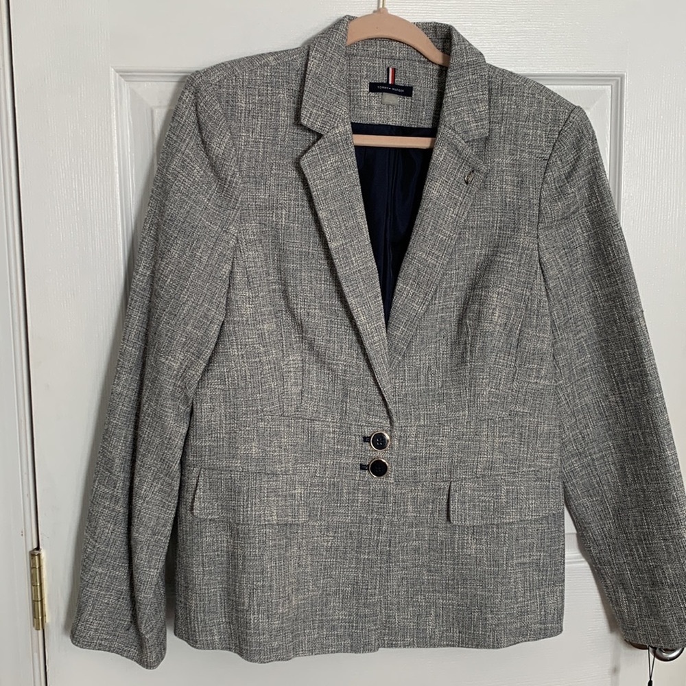 White and back blazer